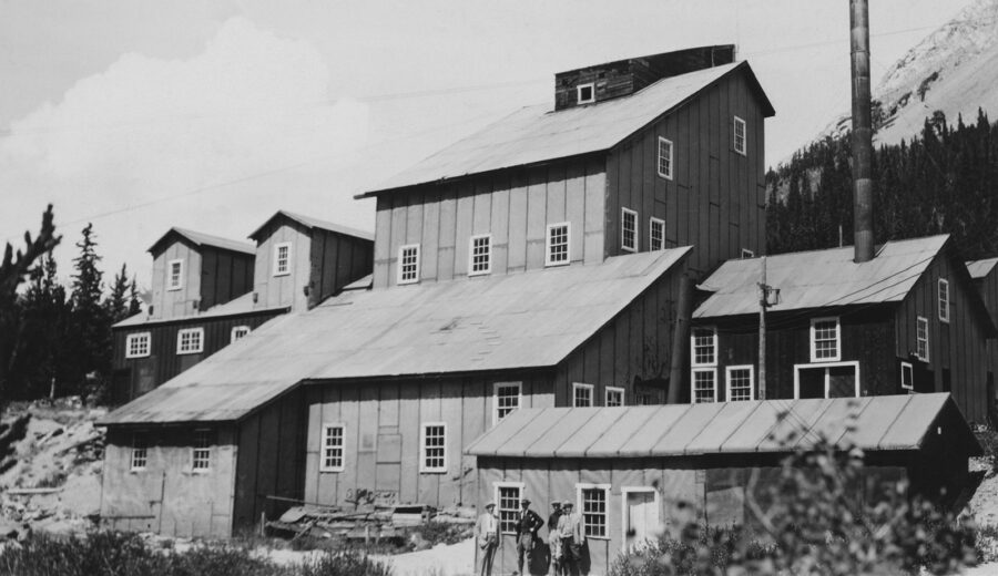 Group of people at Paris Mill circa 1940s